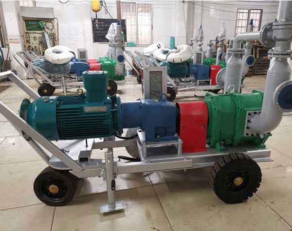 選擇移動(dòng)泵車廠家應(yīng)該考慮以下三個(gè)問(wèn)題